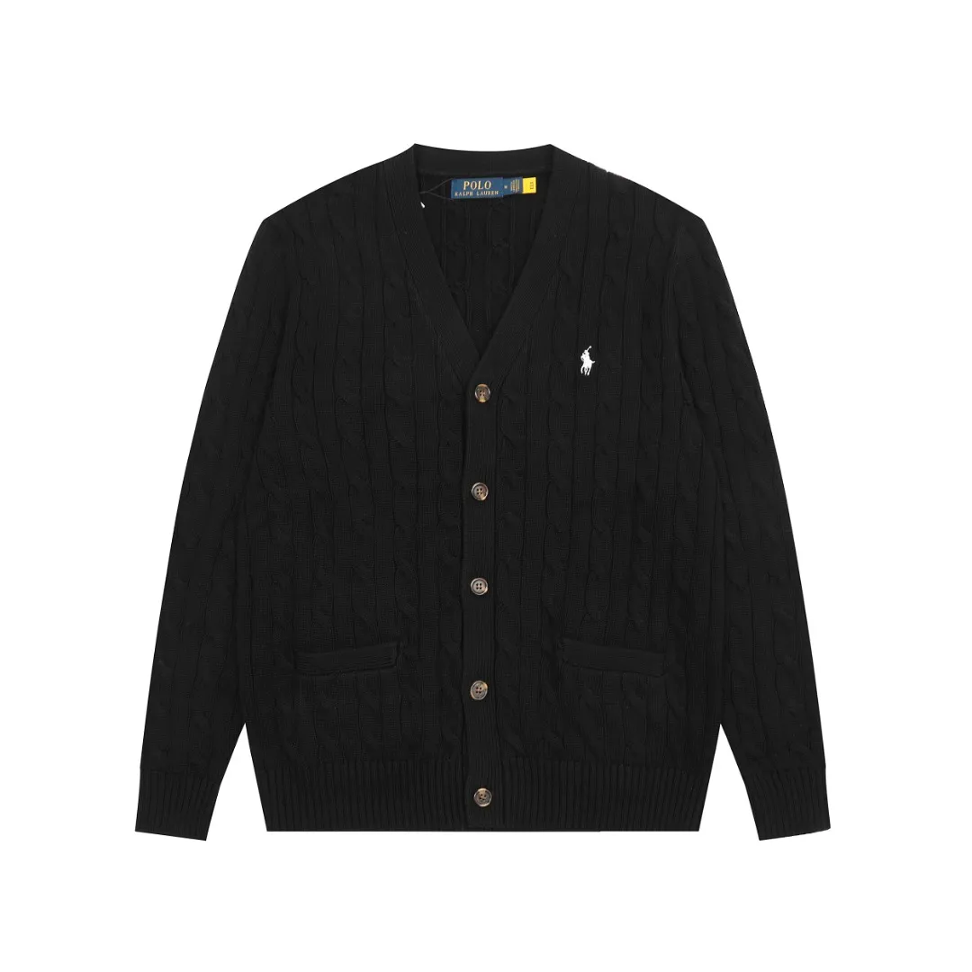 P270 Top quality" Style number: DS013# [Ralph Lauren V-neck solid color pony embroidered logo twist knitted cardigan] ✅Ralph Lauren classic basic versatile all-season couple knitted cardigan jacket ✅Main supplier platform live broadcast Wholesale entities will be replenished if out of stock, will not be removed from the shelves ✅ZP quality 1:1 version Scan the code to enter the GF website Counter quality ✅Detailed quality The only one in Guangzhou Imported quality cotton yarn, focusing on high-end Needless to say, cost-effective and good quality. ✅The version is restored to the original size. The maximum size can be worn up to 200 pounds. Loose, comfortable and stress-free. ✅The upper body is simple and easy to match. A must-have for ootd. Good-looking clothes are never picky. A must-have for men and women with the same style. Recommended for couples. Size: S-XL. Color: black, navy, off-white, gray, light blue, khaki.